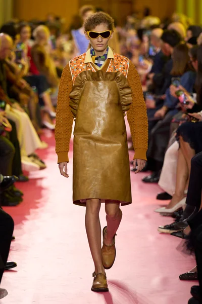 Look 14